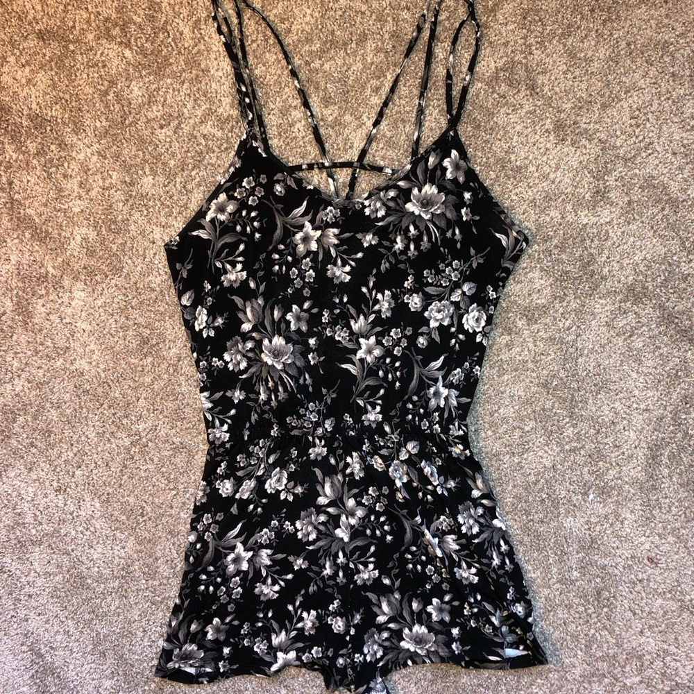 AEO | Black & Gray Floral Romper